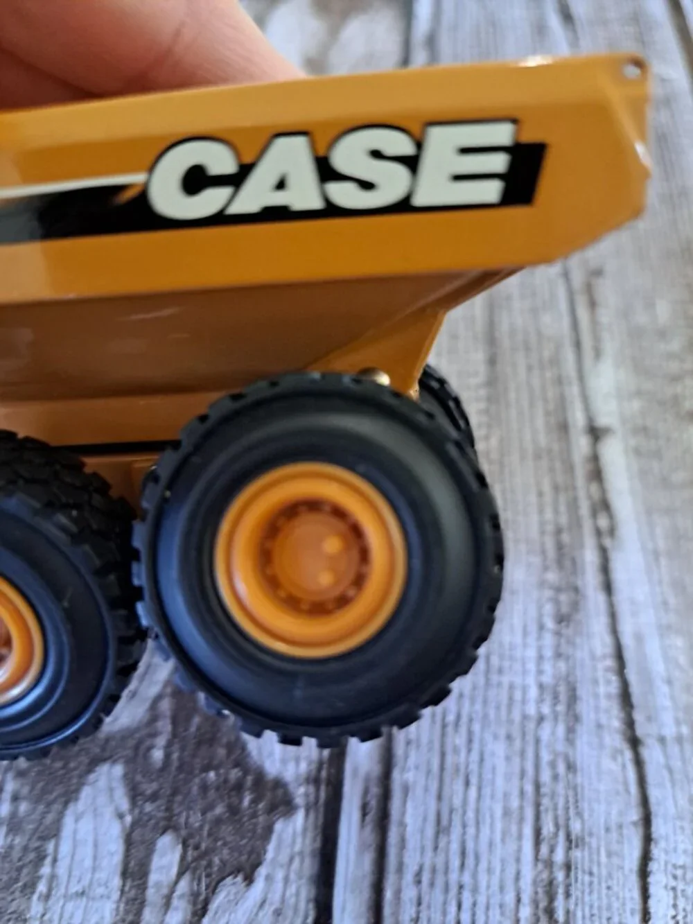 Case 330B Articulated Dump Truck 1/50 Scale Diecast Model Ertl Tip Bed Wheels